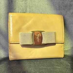 Salvatore Ferragamo Compact Patent Leather Wallet in Beige